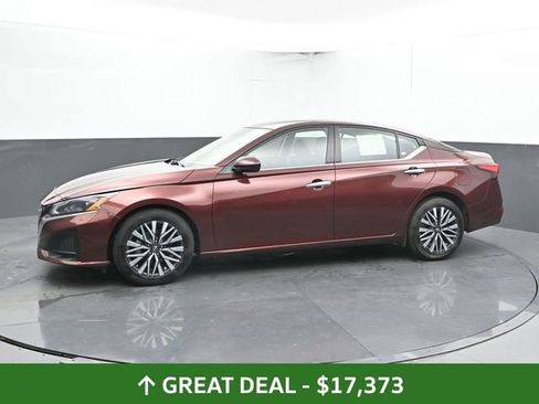 Used 2023 Nissan Altima 2.5 SV FWD image 9