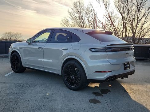New 2026 Porsche Cayenne Turbo image 3
