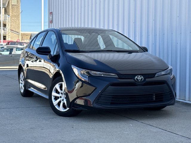 Used 2024 Toyota Corolla LE FWD image 2