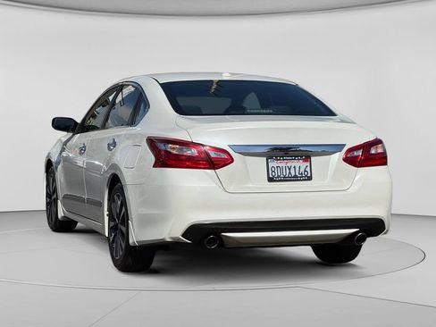 Used 2016 Nissan Altima 2.5 SV FWD image 32