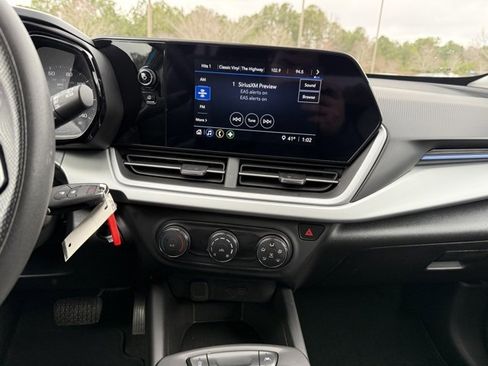 Used 2025 Chevrolet Trax LS image 20