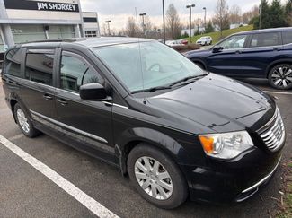 Used 2014 Chrysler Town & Country Touring video 1