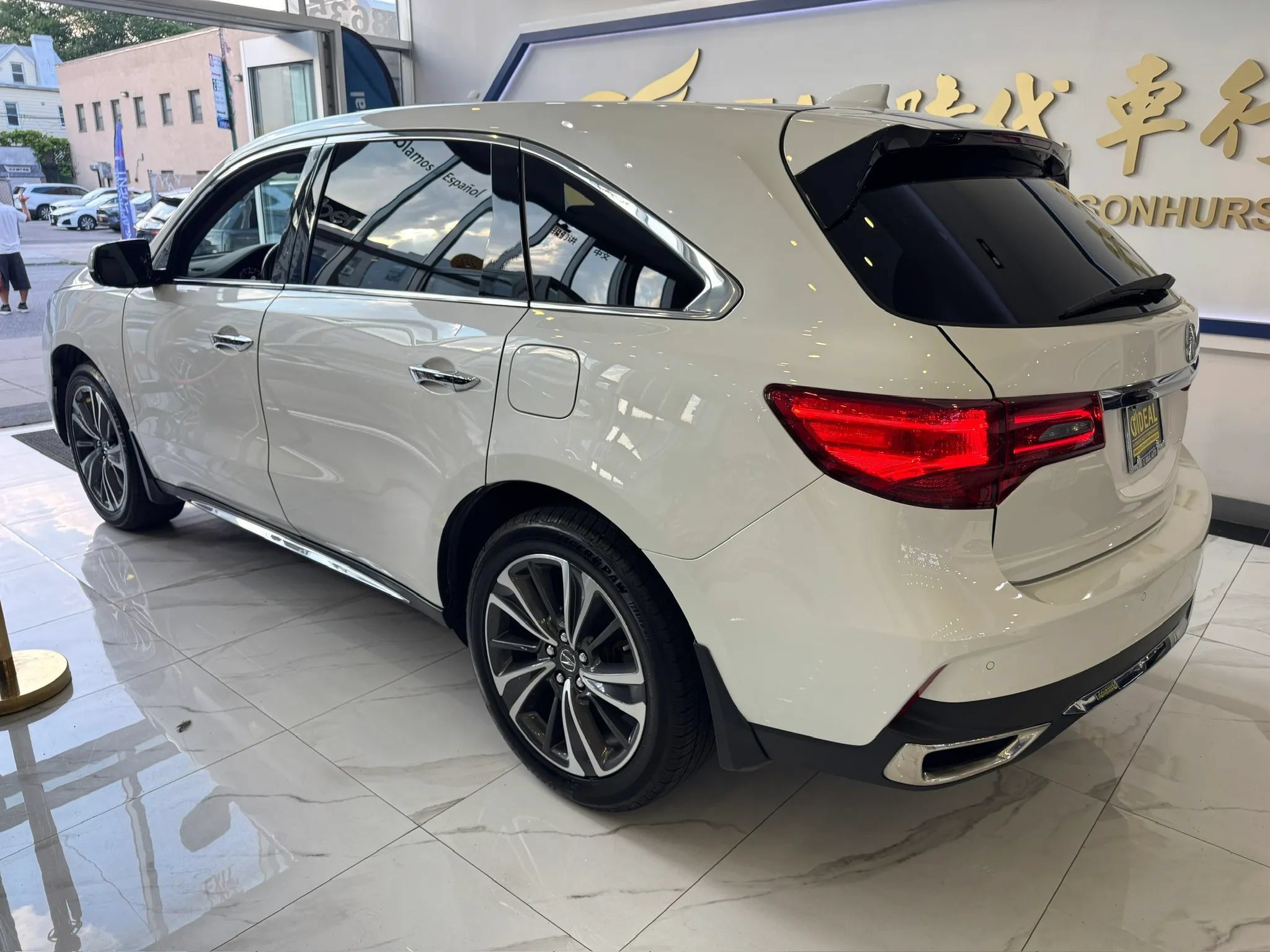 Used 2020 Acura MDX w/ Technology Package AWD/4WD image 5