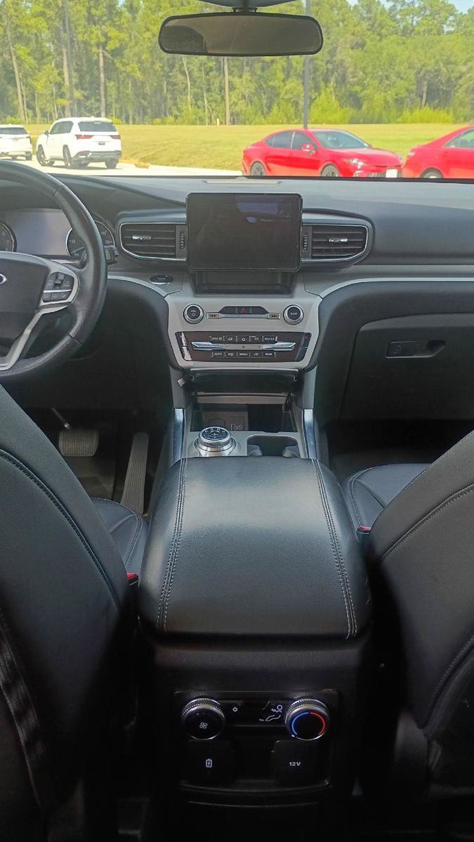 Used 2023 Ford Explorer XLT w/ Equipment Group 202A AWD/4WD image 16