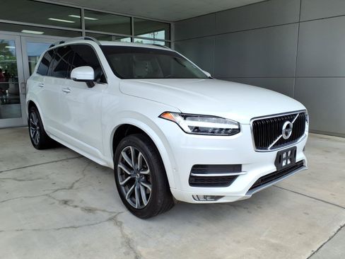 Used 2018 Volvo XC90 T6 Momentum w/ Convenience Package AWD/4WD image 1