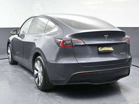 Used 2022 Tesla Model Y Long Range image 6