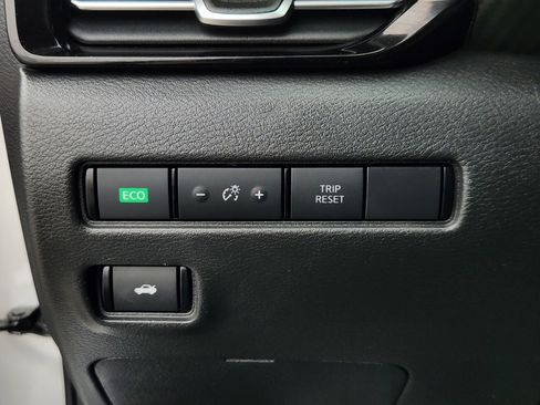 Used 2020 Nissan Sentra SV w/ Trunk Package image 23