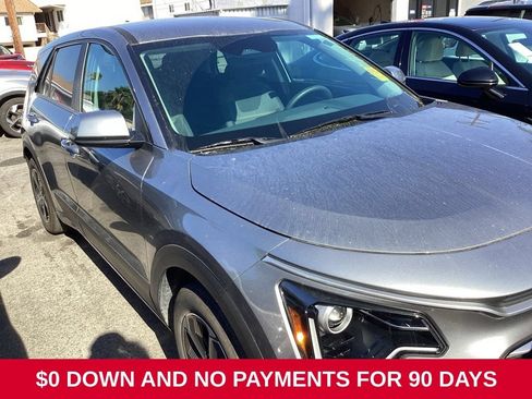 Used 2025 Kia Niro LX FWD image 3