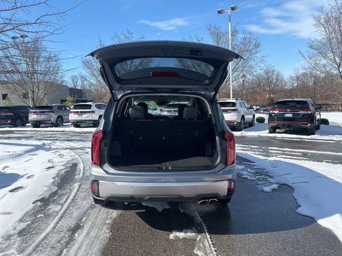 Used 2025 Kia Telluride S image 4