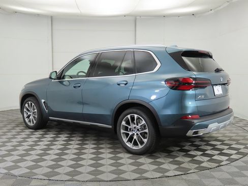 Used 2026 BMW X5 xDrive40i w/ Climate Comfort Package AWD/4WD image 8