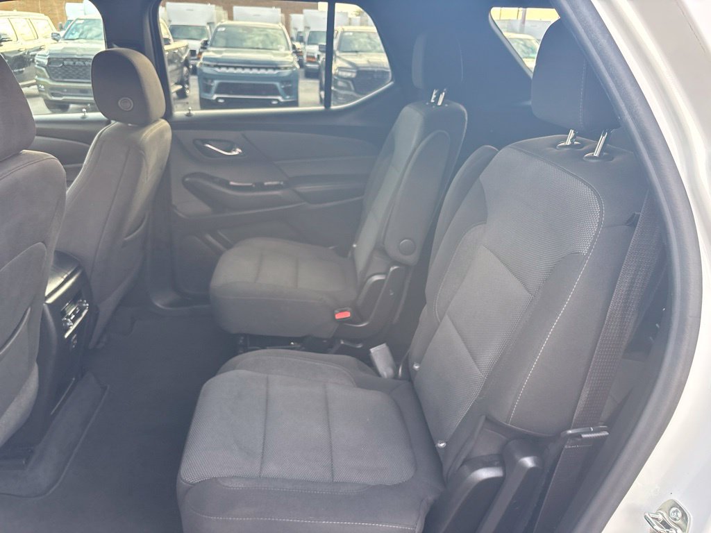 Used 2023 Chevrolet Traverse LT FWD image 26