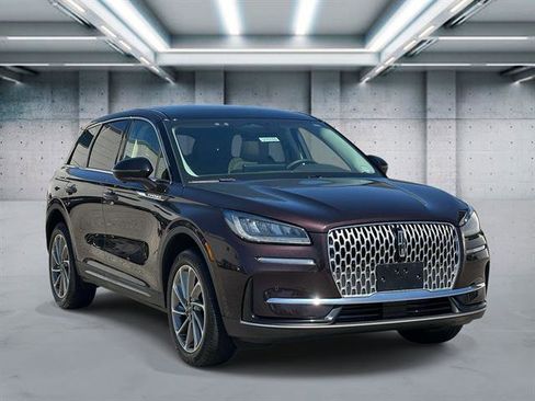 Used 2023 Lincoln Corsair AWD w/ Equipment Group 101A image 2