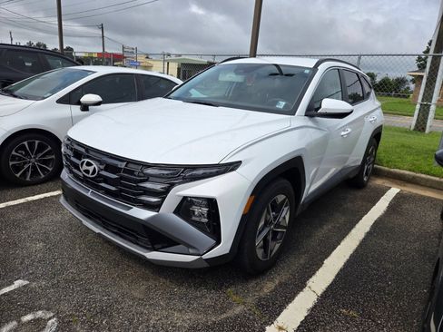 Certified 2025 Hyundai Tucson SEL FWD image 3