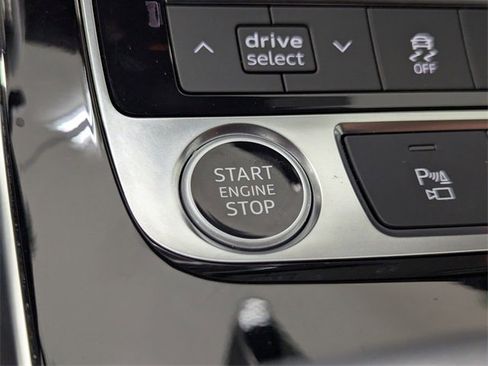 Used 2024 Audi Q8 Premium Plus image 24