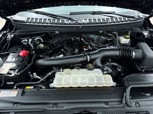 Used 2024 Ford Expedition Limited image 3