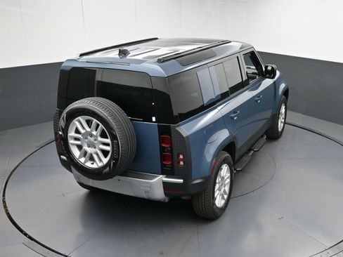 Used 2025 Land Rover Defender 110 S image 34
