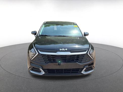 Used 2025 Kia Sportage LX image 3