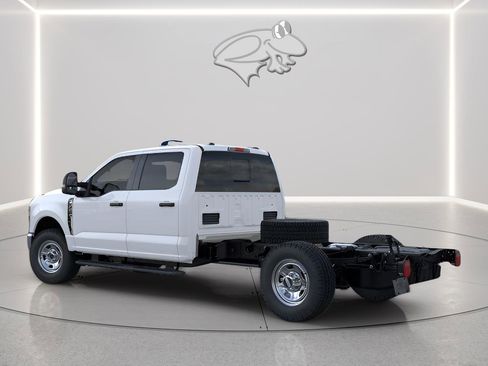 New 2026 Ford F350 XL w/ XL Chrome Package image 4