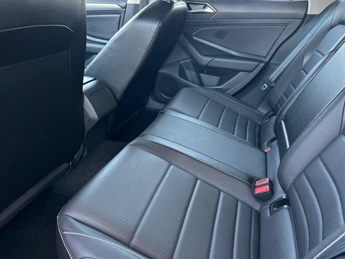 Used 2023 Volkswagen Jetta SE FWD image 12