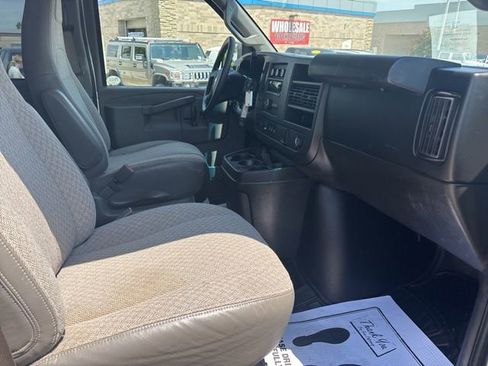 Used 2018 Chevrolet Express 3500 LT w/ LT Preferred Equipment Group RWD image 22