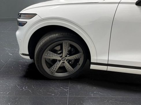 Used 2024 Genesis GV70 2.5T Sport Prestige w/ Sport Prestige Package image 37