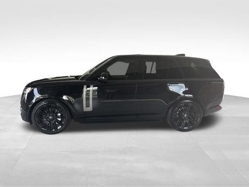 Used 2023 Land Rover Range Rover SE AWD/4WD image 2
