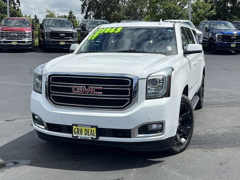 Used 2017 GMC Yukon XL SLT AWD/4WD image 1