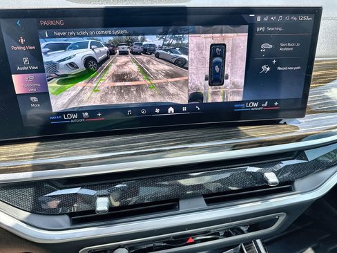 Used 2024 BMW X7 xDrive40i w/ Premium Package AWD/4WD image 29