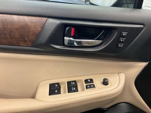 Used 2016 Subaru Outback 2.5i Limited AWD/4WD image 20