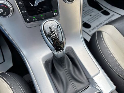 Used 2017 Volvo XC60 T5 Dynamic w/ Preferred Option Package image 36