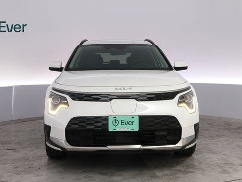 Used 2024 Kia Niro Wind FWD image 12