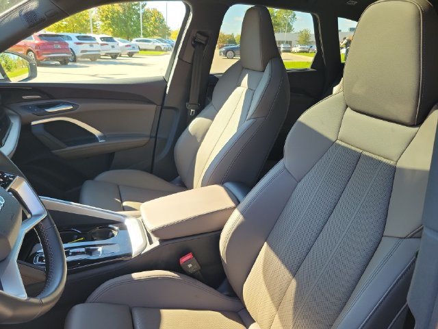 Used 2025 Audi Q5 Premium Plus w/ Premium Plus AWD/4WD image 5
