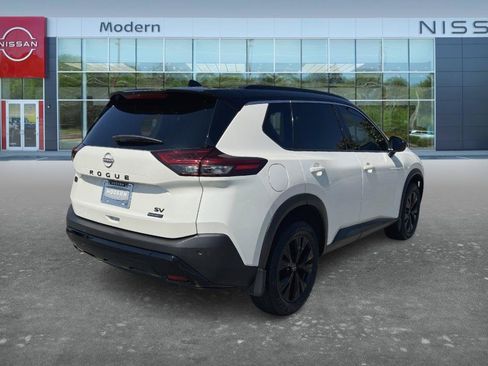 Certified 2023 Nissan Rogue SV w/ SV Premium B Package FWD image 5