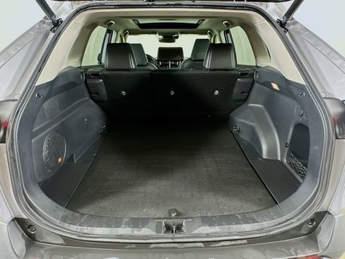 Used 2020 Toyota RAV4 Limited image 29