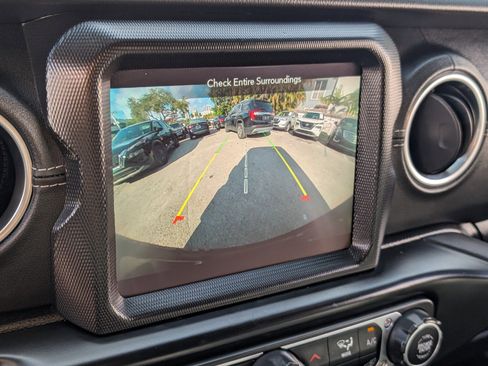 Used 2023 Jeep Wrangler Sahara w/ Cold Weather Group image 28