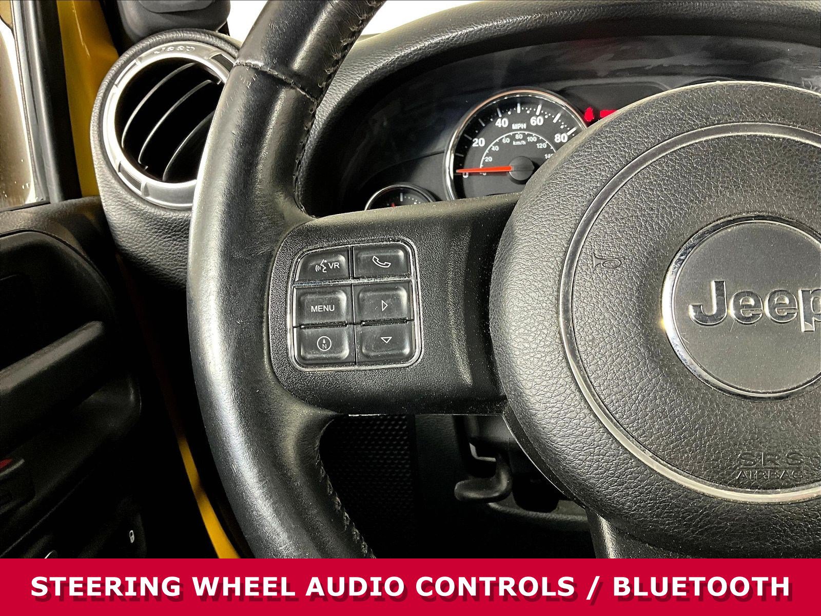 Used 2015 Jeep Wrangler Unlimited Rubicon w/ Connectivity Group AWD/4WD image 10