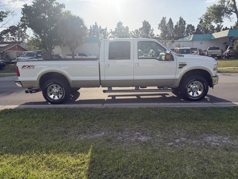 Used 2010 Ford F250 Lariat image 3