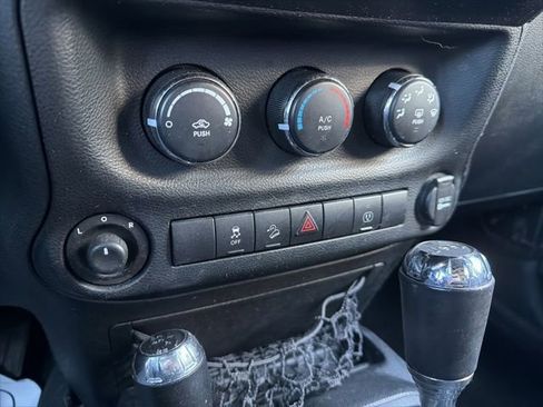 Used 2014 Jeep Wrangler Unlimited Sahara w/ Max Tow Package AWD/4WD image 31