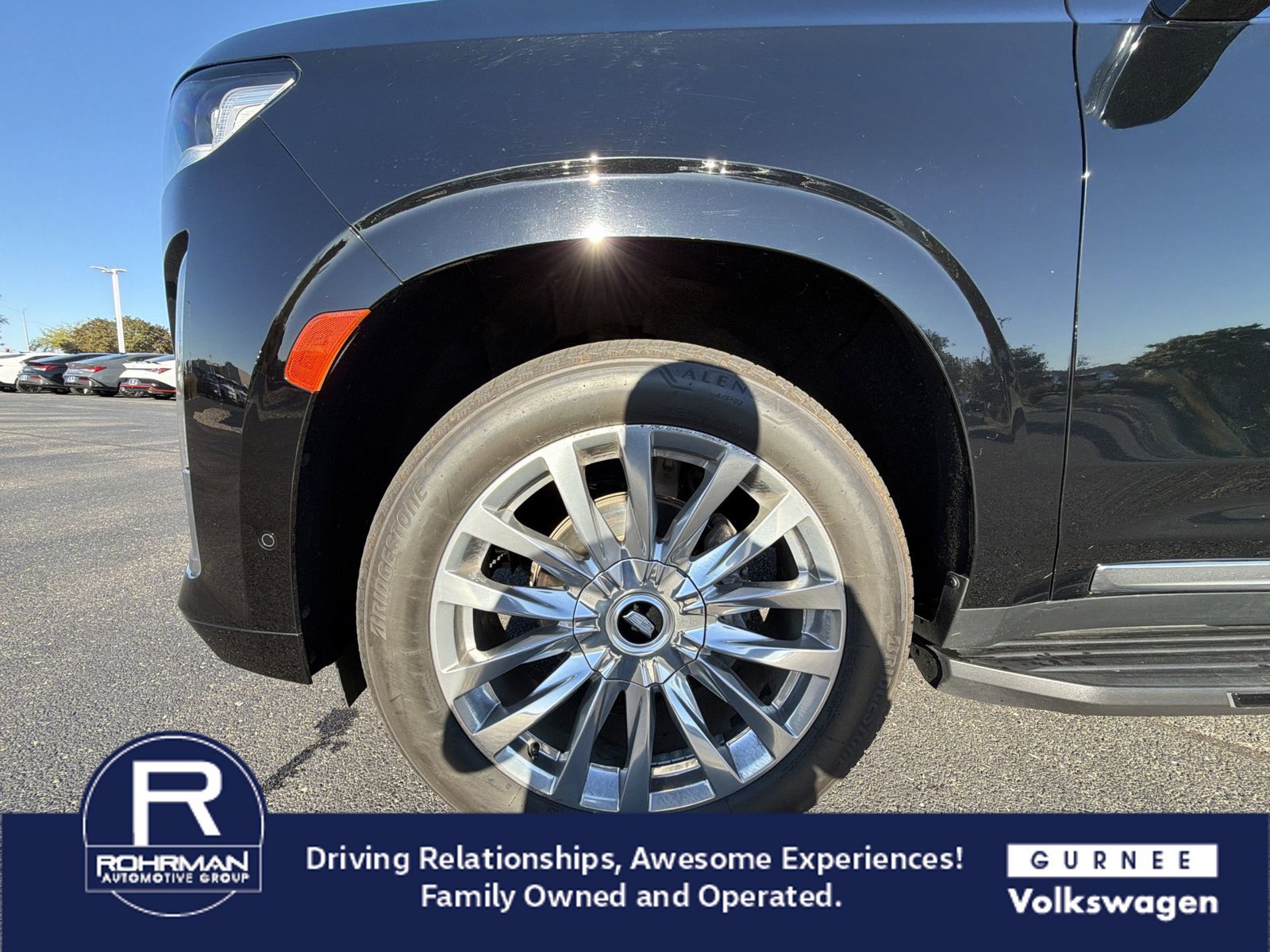 Used 2022 Cadillac Escalade ESV Premium Luxury AWD/4WD image 11
