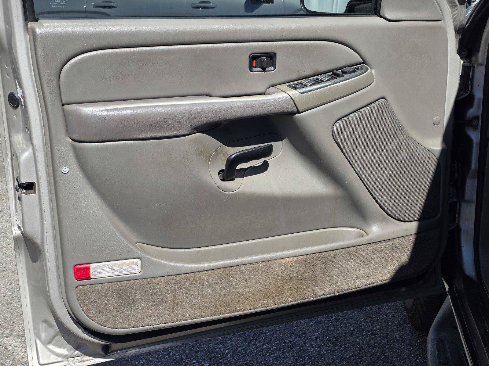 Used 2005 Chevrolet Tahoe LS RWD image 15