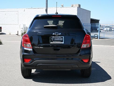 Used 2022 Chevrolet Trax LS w/ Tint and Cruise Package AWD/4WD image 5