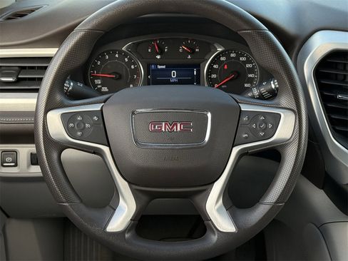 Used 2023 GMC Acadia SLE w/ Driver Convenience Package image 12