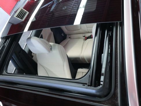 Used 2024 Mercedes-Benz GLC 300 4MATIC image 14