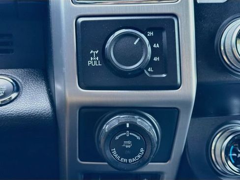 Used 2019 Ford F150 Platinum w/ Equipment Group 701A Luxury AWD/4WD image 29