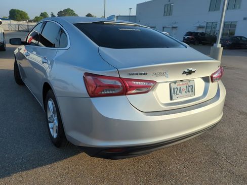 Used 2022 Chevrolet Malibu LT image 4