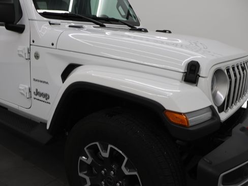 Used 2024 Jeep Wrangler Unlimited Sahara w/ Technology Group AWD/4WD image 22