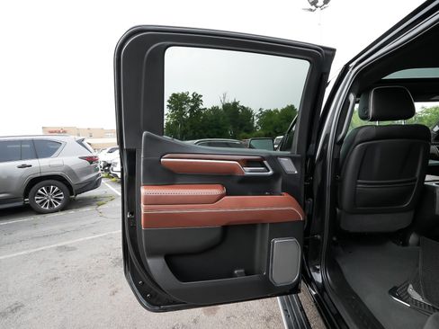 Used 2025 GMC Sierra 1500 Denali Ultimate AWD/4WD image 14