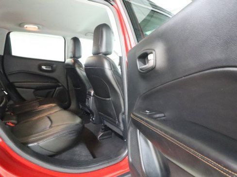 Used 2018 Jeep Compass Limited AWD/4WD image 11