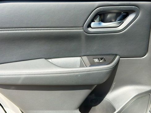 Used 2024 Nissan Rogue SV w/ SV Premium Package image 27