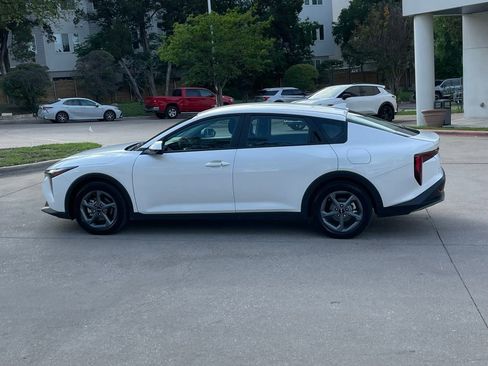 Used 2025 Kia K4 LXS image 3